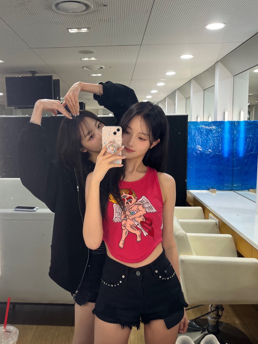 H1KEY_official's tweet photo. [🧸✨] 마이 데스티니 이승현이 생일 완전 축하해애💘🥰
212 221로 우리가 만난 건 어쩌면 처음부터 운명이었던 거야!
오늘 하루는 널 위해 살게! 🎶 샤륭향💞

#H1KEY #하이키 #ハイキー  
#SEOI #서이 #ソイ 
#GORUN https://t.co/vBzIB5VDfO