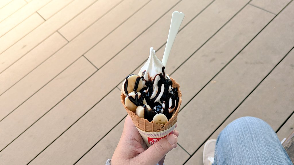 午前中、ちびすけとコンビニへ。 牛乳やら必要なものを買いに行ってき