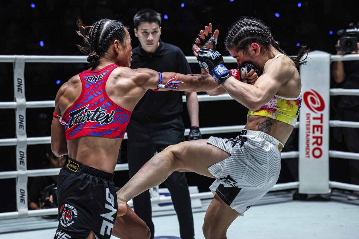 tigermuaythai's tweet image. Tiger Muay Thai fighter Vero 🇲🇲 defeated Shir Cohen 🇮🇱 after a great battle in the main event of #ONELumpinee143 last night! 🔥 

#tmtfightteam #muaythai #onechampionship #tigermuaythai