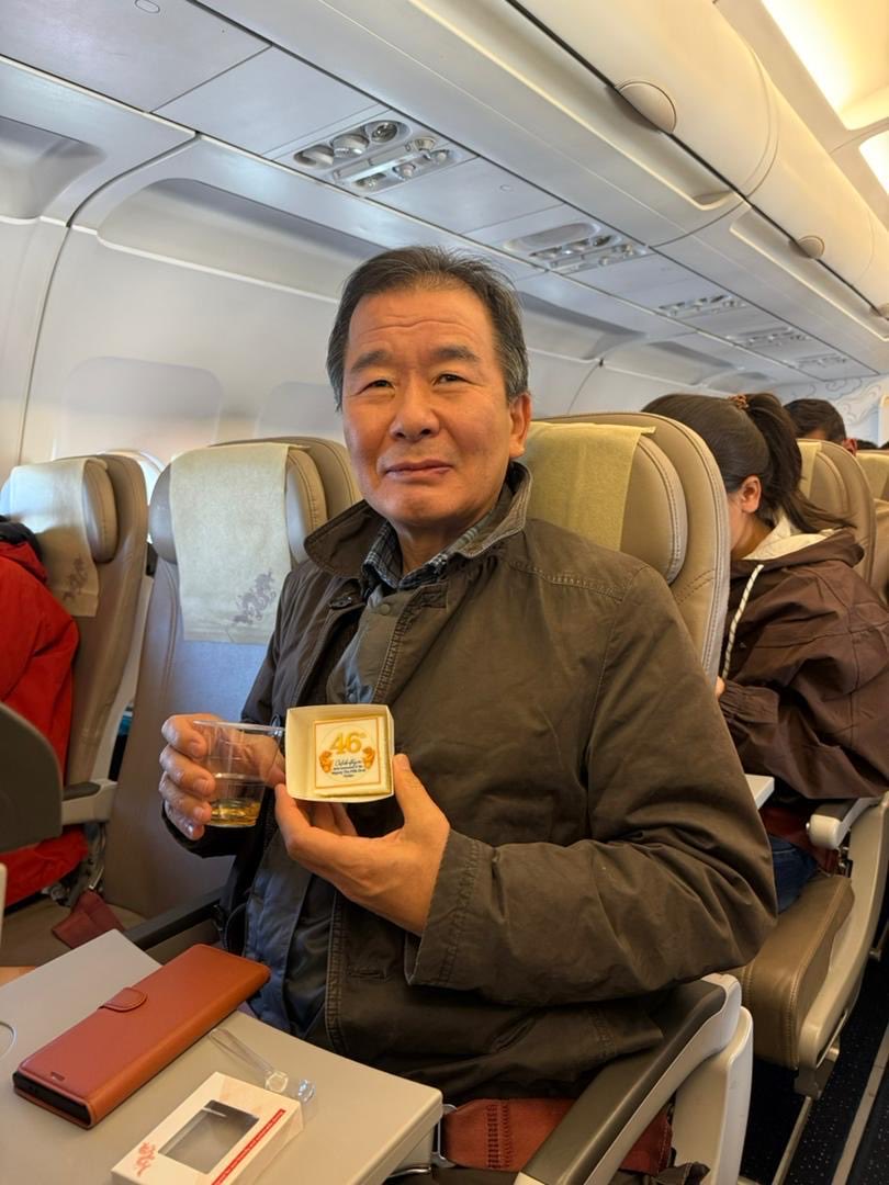 Drukair's tweet photo. Today, we are honored to mark this special occasion in the skies, paying tribute to His Majesty’s unwavering dedication, visionary leadership, and enduring commitment to the prosperity and unity of the nation. https://t.co/P7fVUqSZbH