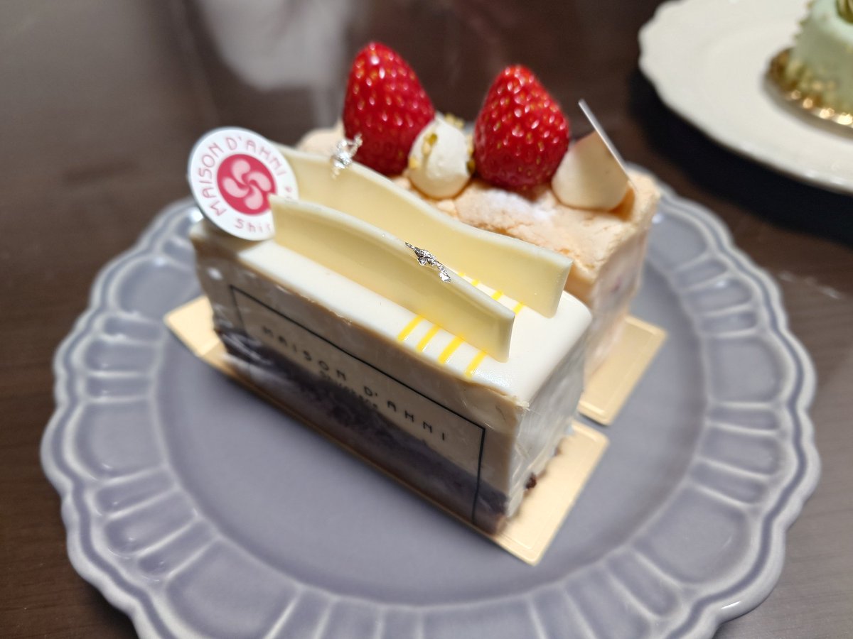 chat_gris's tweet photo. 数日前の誕生日ケーキ。 https://t.co/zlo7L7IYZW