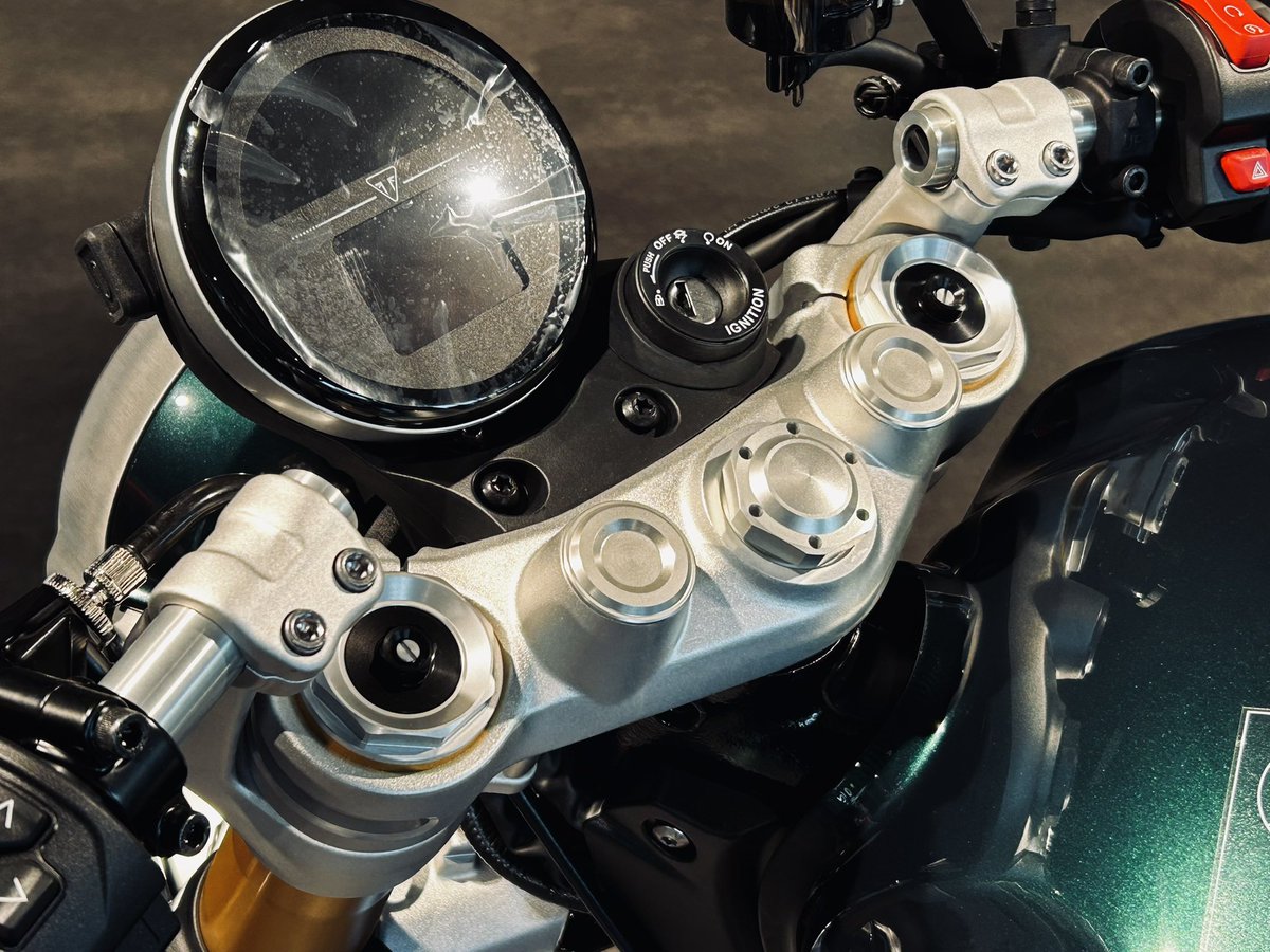 世界限定800台 【SpeedTwin1200CAFE RACER】 トライアンフ埼玉南に入荷