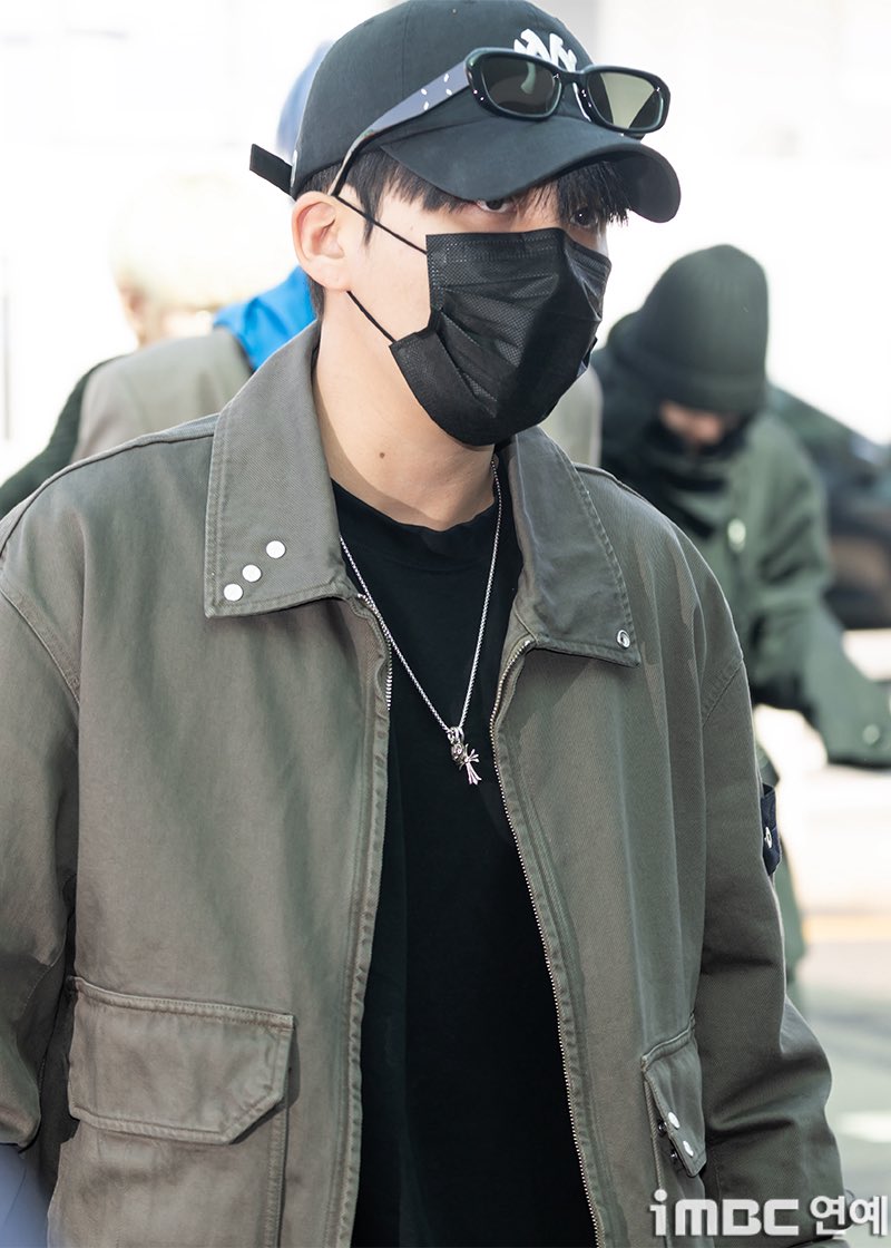Jongho today at the airport on their way to Singapore for In Your Fantasy Tour

 #ATEEZ #에이티즈 #JONGHO #종호
