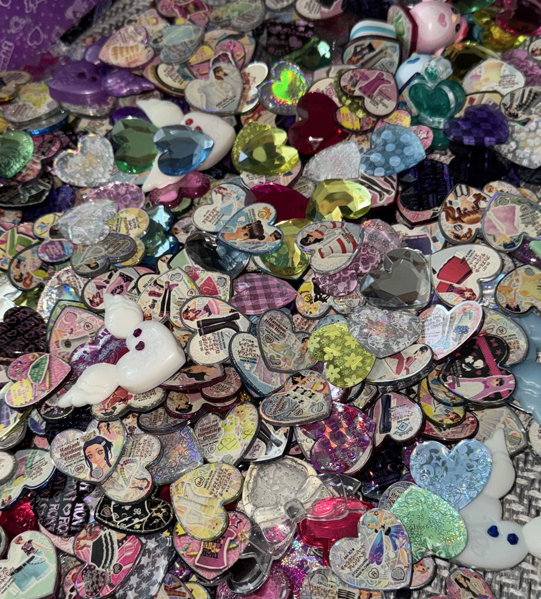 중복스톤 정리 겸 프리즘스톤 나눔해요
반택비는 제가 부담함

되 팔 이 안 할 분 만 참 여 해 주 세 요 제 발

팔로우 + 알티 -> 참여완✔️
내일 추첨합니다~~! 많관부😀