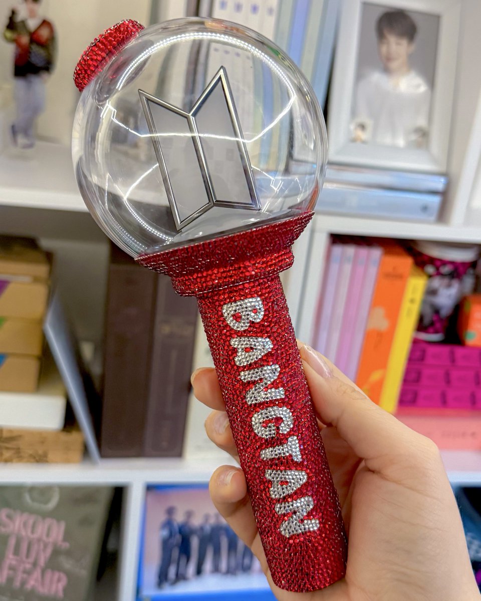 Finished decorating my army bomb ❤️ its ready for the tour ✨