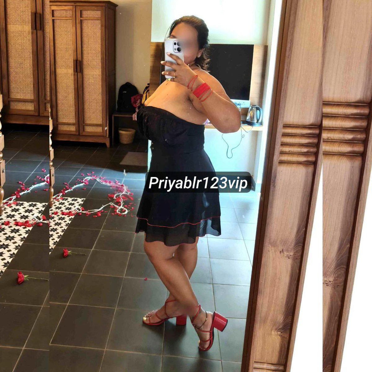 Priya90861's tweet photo. .
Love flaunting my curvy busty figure 👄👅💦

https://t.co/SeWeZYFugs

https://t.co/SeWeZYFugs
.
. https://t.co/kN8GabGjHE