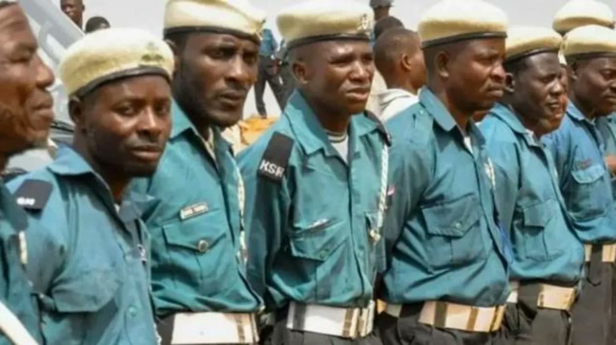 Issac01110's tweet photo. The Islamic police in Nigeria's northern state of Kano arrested nine Muslims on Wednesday who were seen eating food during the first day of this year's Ramadan fast.

Kano has a majority Muslim population, where an Islamic legal system - Sharia - operates alongside secular law. https://t.co/B7A3QwWNhR