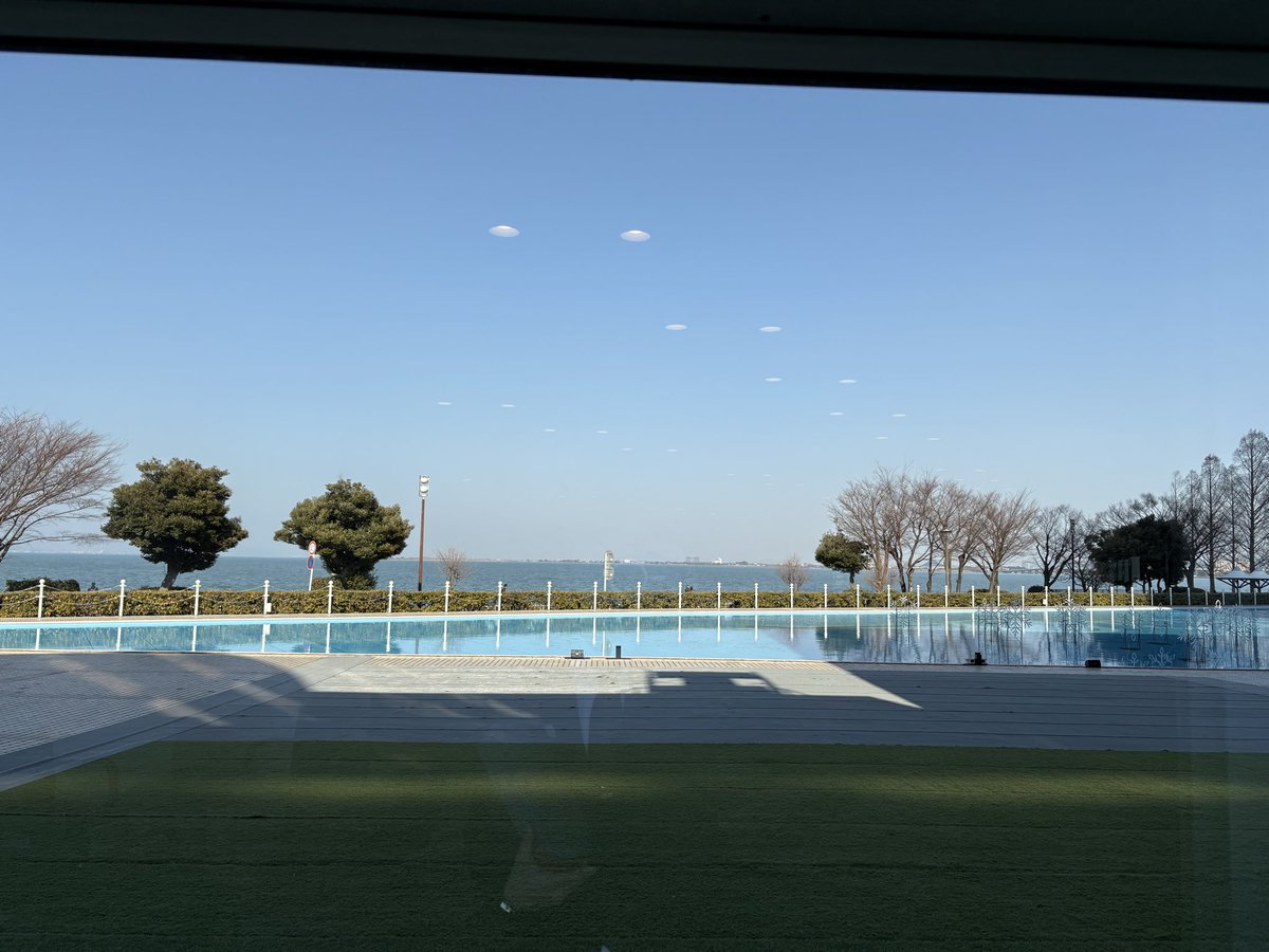 tecchi510's tweet photo. 大学の後輩の結婚式で大津へ。
良いお天気。 https://t.co/uwU1QZdWwJ