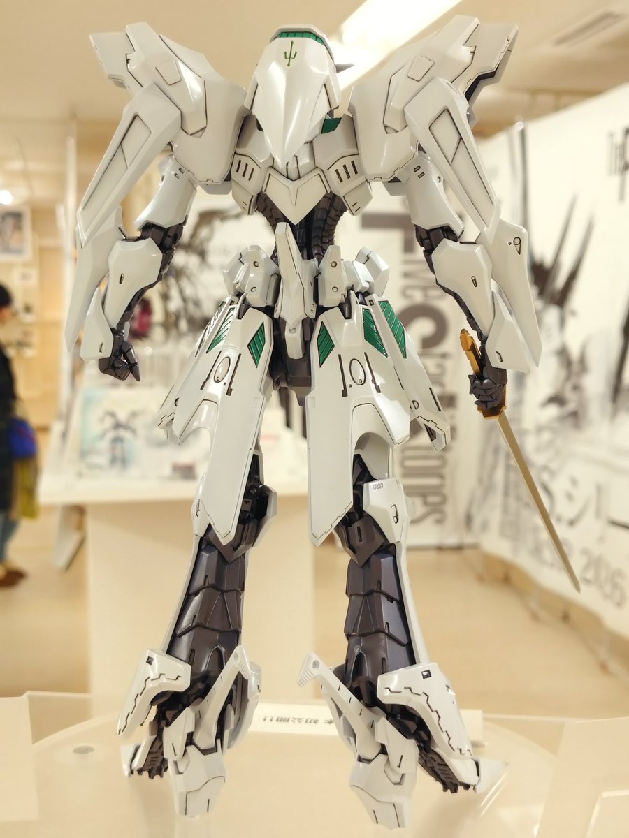 S_COMPACT's tweet photo. ボークス大阪のFSS展でエンゲージＳＲ4の作例来てた！ https://t.co/xGgOPqDxeW
