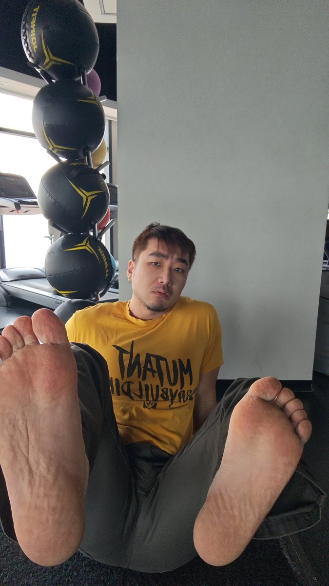 黑皮臭脚猫 tweet media