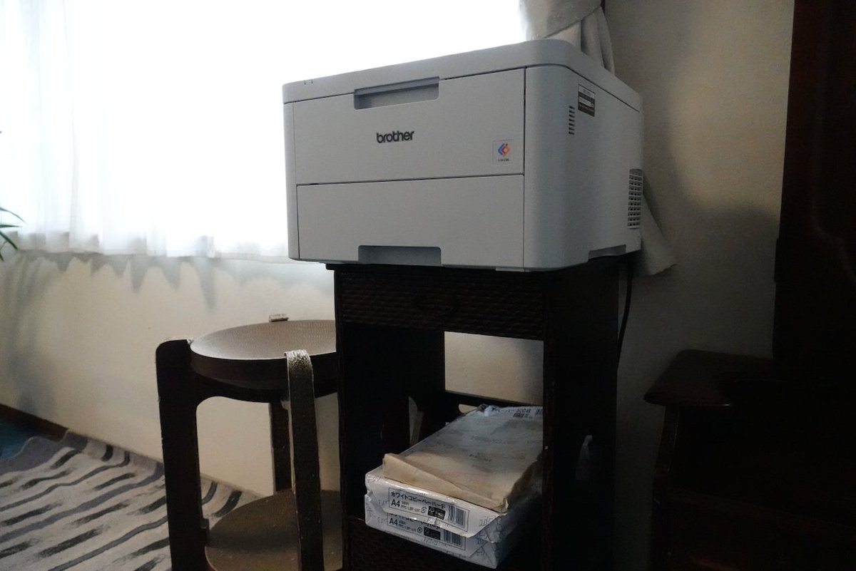 lifehackerjapan's tweet image. ペーパーレス主義だったけど、逆に管理が大変だった…そんなとき。

 ブラザー『HL-L3240CDW』 の無線LAN対応＆両面印刷で、必要な紙はサッとプリント→整理して手元に。デジタルとアナログの“いいとこどり”へ🖨️📁
lifehacker.jp/article/2612-l…
#BrotherPrinter #仕事術