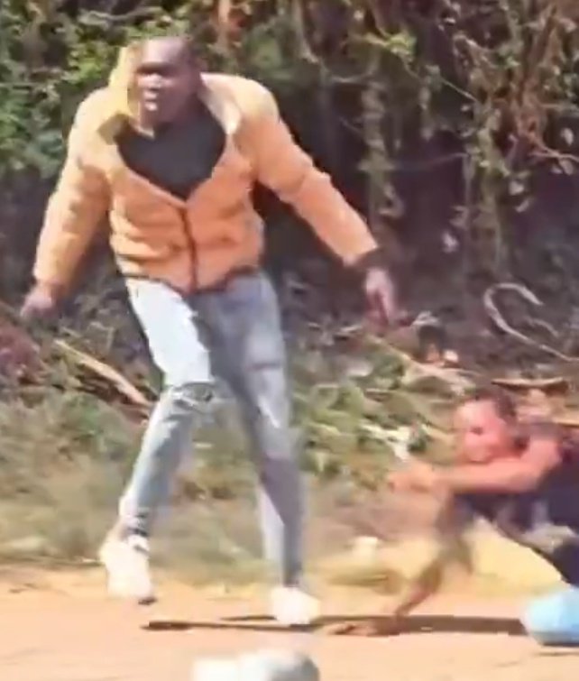 THIS MAN MUST BE ARRESTED.

A helpless woman was robbed in broad daylight.
The suspect was clearly caught on camera.

This is not rumor. This is not politics. This is crime.

How many more people must be injured or killed before action is taken?

How many videos must circulate