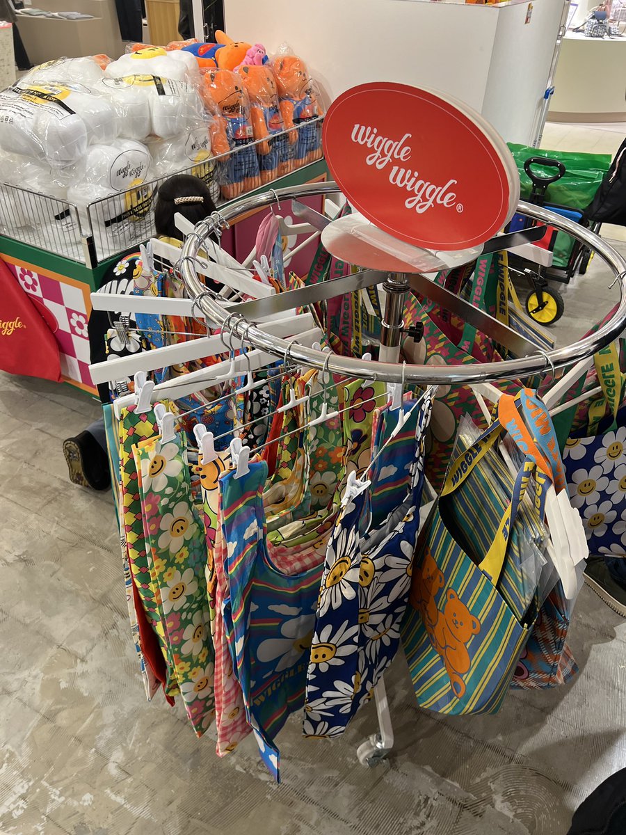 รับหิ้วถุงผ้า wiggle wiggle จากญี่ปุ่นค่าได้ของหลัง 15มีนาคมค่ะ ใบละ 490฿น้า สนใจใบไหนส่งรูปมาได้ค้าบ #รับหิ้วญี่ปุ่น