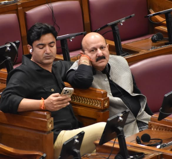 romisahni137's tweet photo. उत्तर प्रदेश विधानसभा के बजट सत्र के अंतिम दिन की कार्यवाही में सक्रिय रूप से सम्मिलित होकर प्रदेश के विकास, जनकल्याण एवं जनहित से जुड़े महत्वपूर्ण विषयों पर सार्थक सहभागिता निभाई।
जनता की अपेक्षाओं और विश्वास को सदन में मजबूती से रखने का सतत प्रयास जारी है।
#UPBudgetSession https://t.co/auMnblaTTV