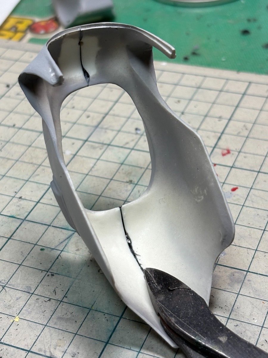 つっかえ棒を外したら、やっぱり元に戻ったんで、伝統技法の煮込みで修正😅
やはり昔ながらの技法は確実な成果が出ますね😊
写真だと分かりづらいけど結構印象が変わりました👍