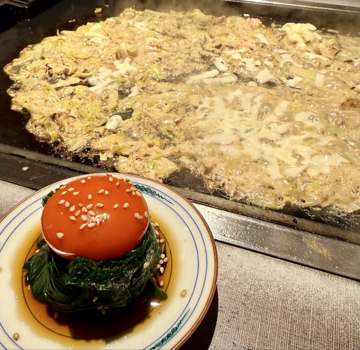 PierreVocal's tweet photo. ボーカルレッスンDAY🎙️✨

今年2回目の今日は新曲祭り🌸
キー変更が多く
僕もめっちゃピアノの稽古になりました🥹💪

みんなの歌好きだなぁ☺️
レッスン後は今更だけど新年会🍺
黄身ニラの向こうにもんじゃ焼き❤️

来月は3/14(土)にレッスンします♪
申込みはお気軽に😉✨

#ピエールボーカルスタジオ https://t.co/RkQ3E9pqdP