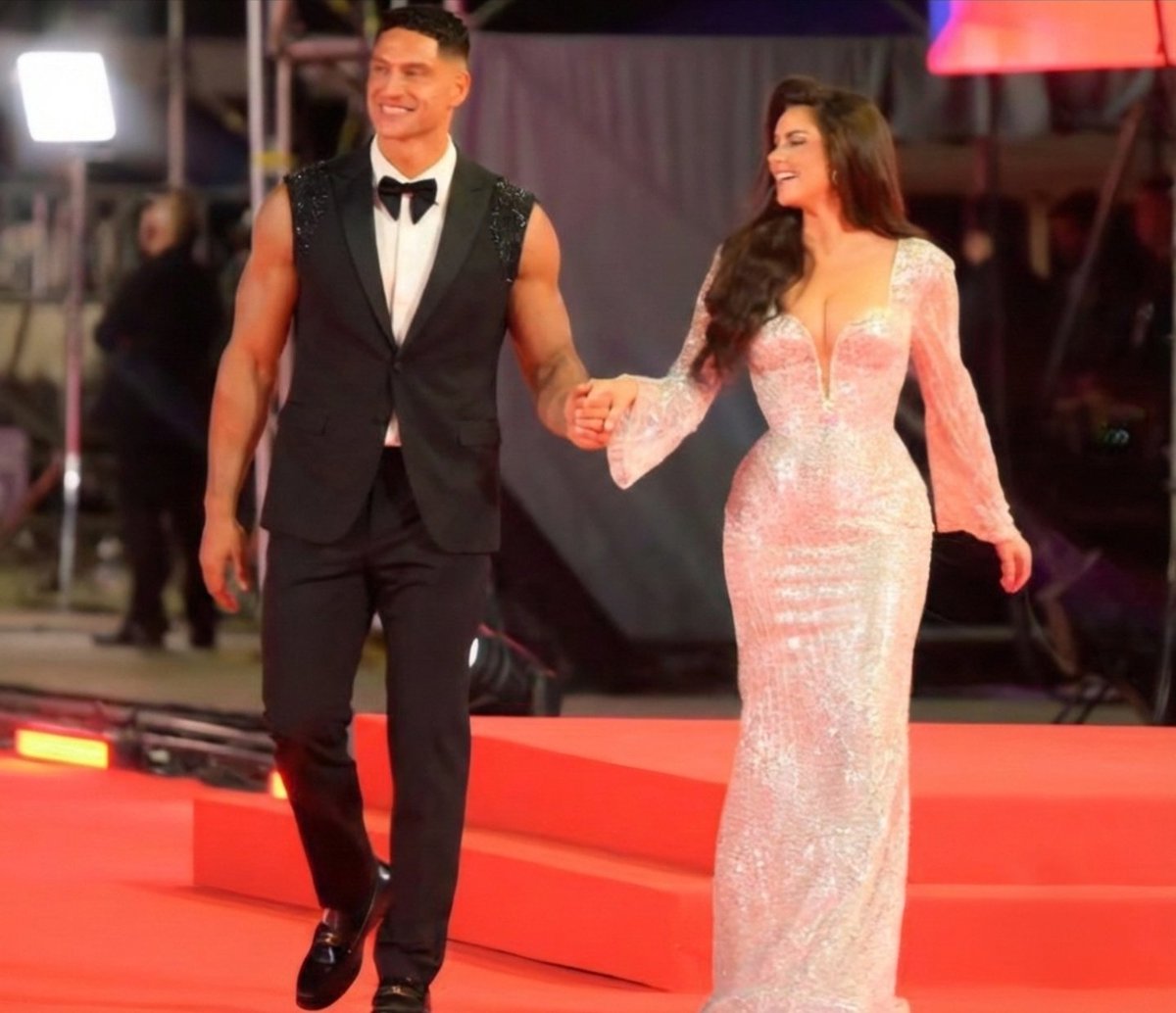 Faboxx_1's tweet photo. Como que Sammis Reyes no salió así en la #GalaViña2026 con Emilia Dides https://t.co/GUNCBgyOKj