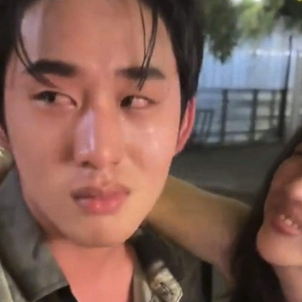 (ถ้าเปิดกล้องแล้ว รบกวนดีนทำมอธร้องไห้เยอะๆได้เลย)