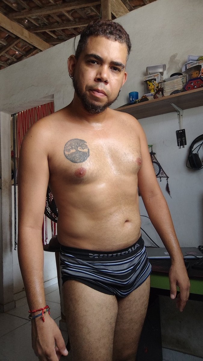 AsetVitor's tweet photo. Tentado melhora o corpo https://t.co/gZ93kYWaQi
