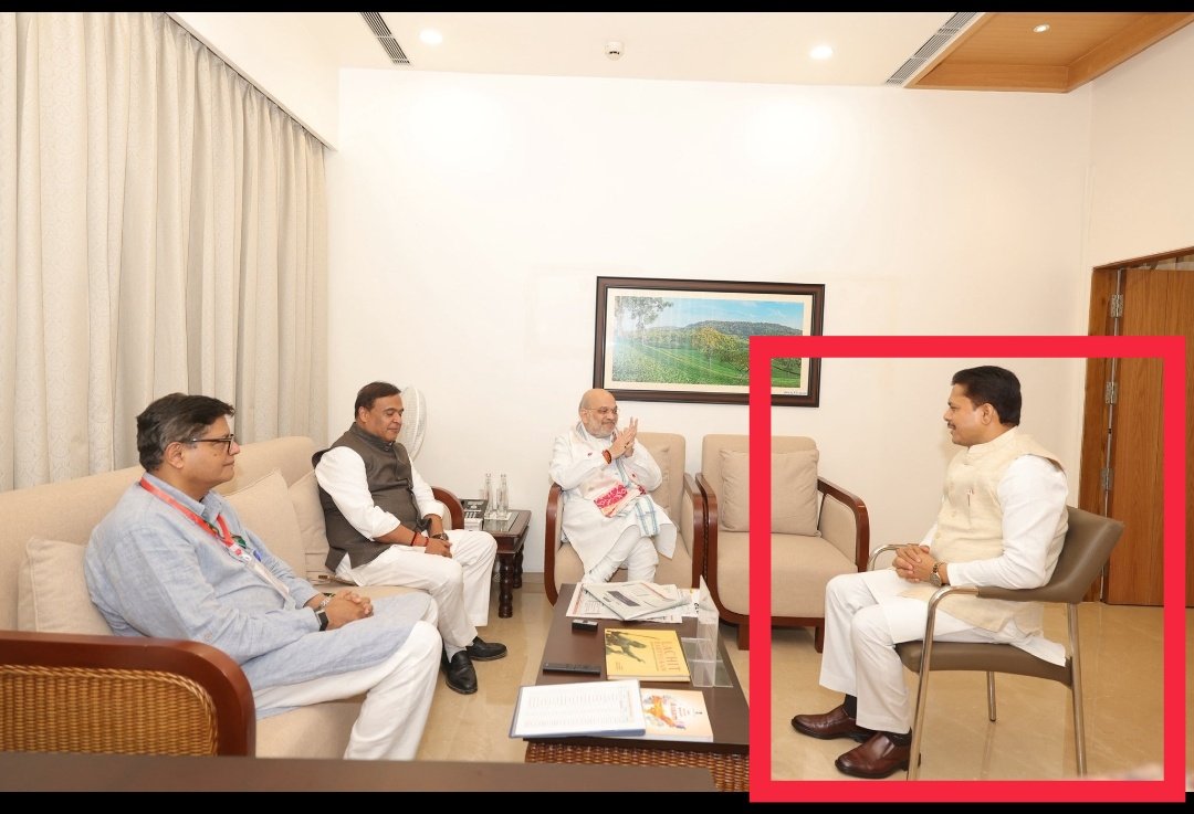 GandhiNehruVaad's tweet photo. @BhupenKBorah @AmitShah @himantabiswa Mr. Borah, if you would have been in @INCIndia then you must have got a seat in #sofa 💺,
now you have to work hard earn a #SofaSeat in @BJP4India.
#GoodLuck to for a new inning with a different party. https://t.co/oUceXnLuFH