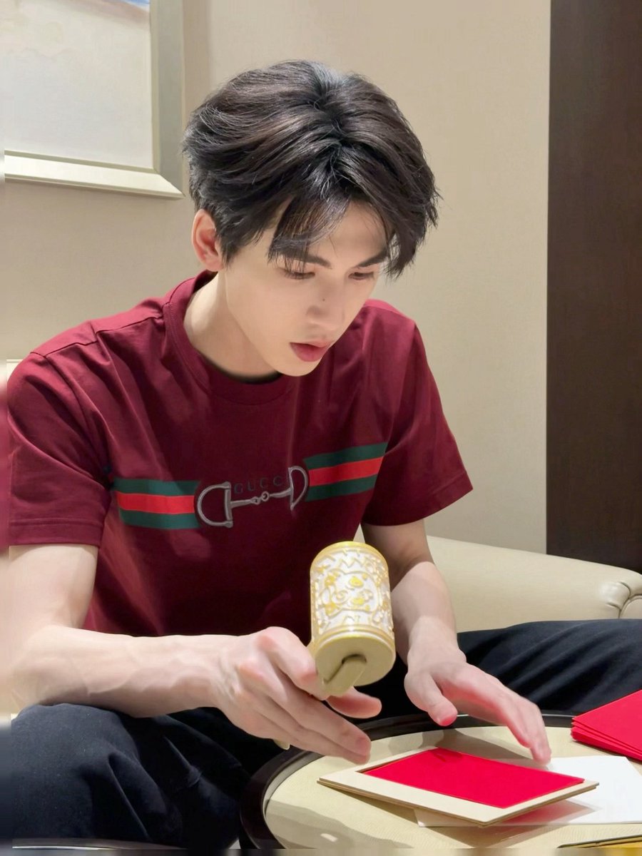 Zhang Linghe 张凌赫 Archive tweet media