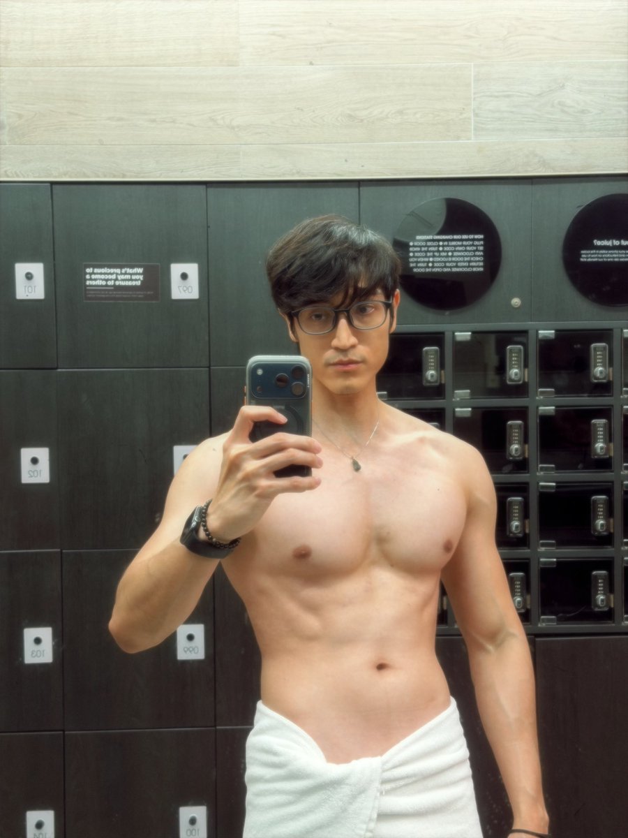 Synchro_ tweet media