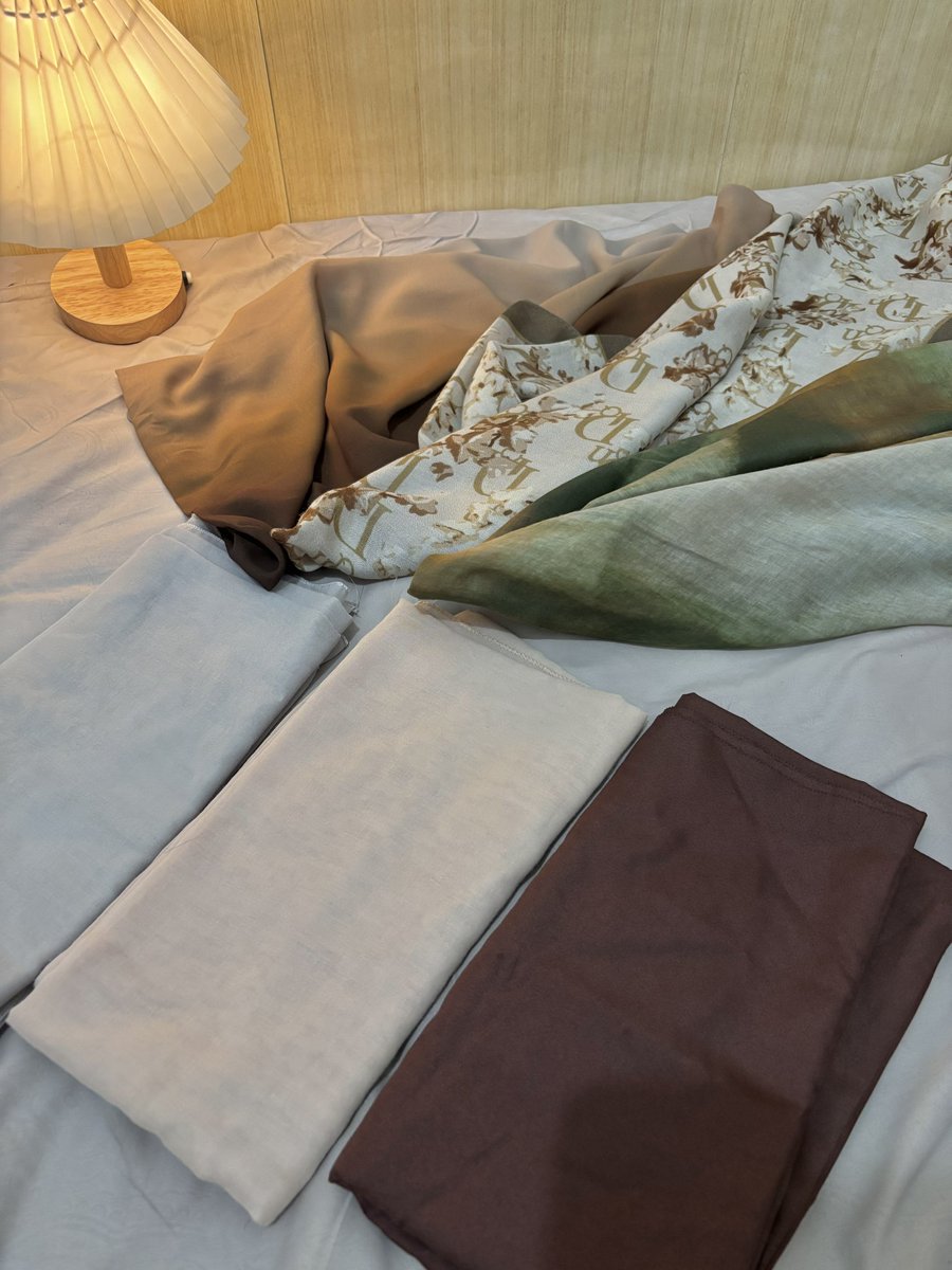 ayleinid's tweet photo. Haloo aku mau preloved baju lebaran, kerja atau main punya aku pribadi, ada tas dan hijab juga ya.
•Bisa 🍊 (include admin)
•Pengiriman dari Jakarta
•Nett price

Boleh komen ya nanti aku rep kalo udah selesai upload detailnya✨ https://t.co/16WUllhIb5