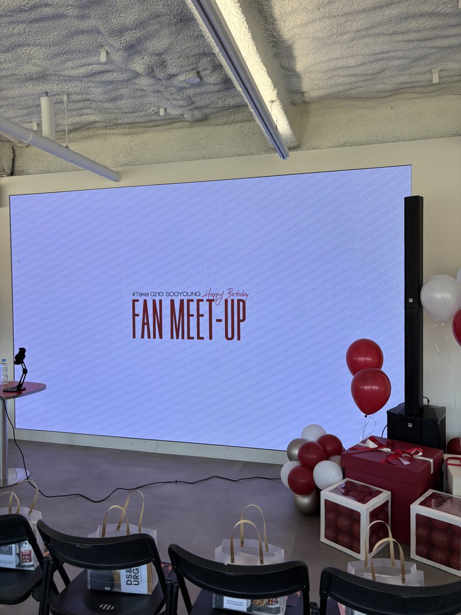 sooyoung bday fan meet-up thread starts now

#sooyoung #수영 #snsd #소녀시대