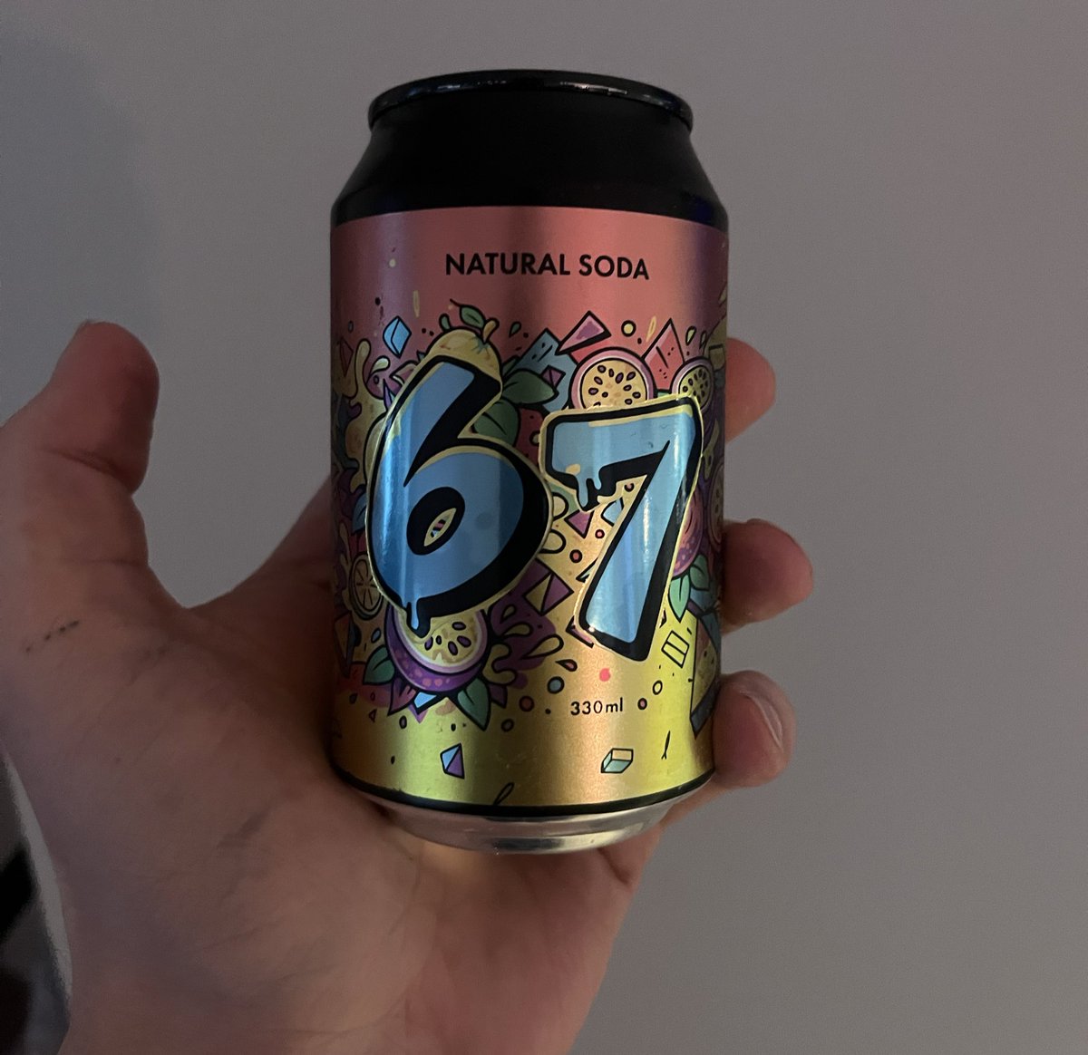 pēc garas darbadienas nav nekas labāks par deez nuts riekstiņiem un auksta 67