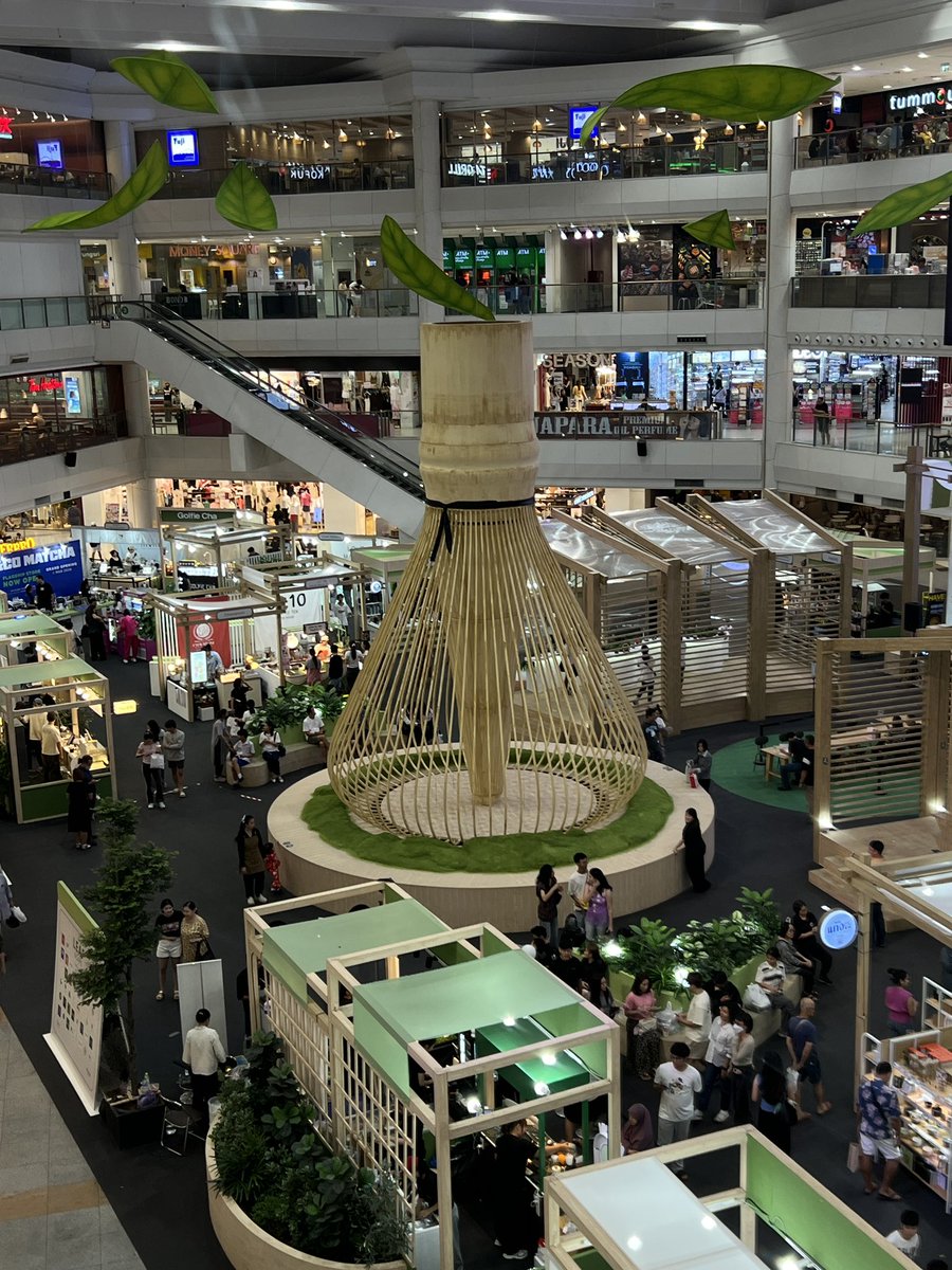 ซีคอนบอก เผื่อคนไม่รู้ว่ากูจัดงานชาเขียว