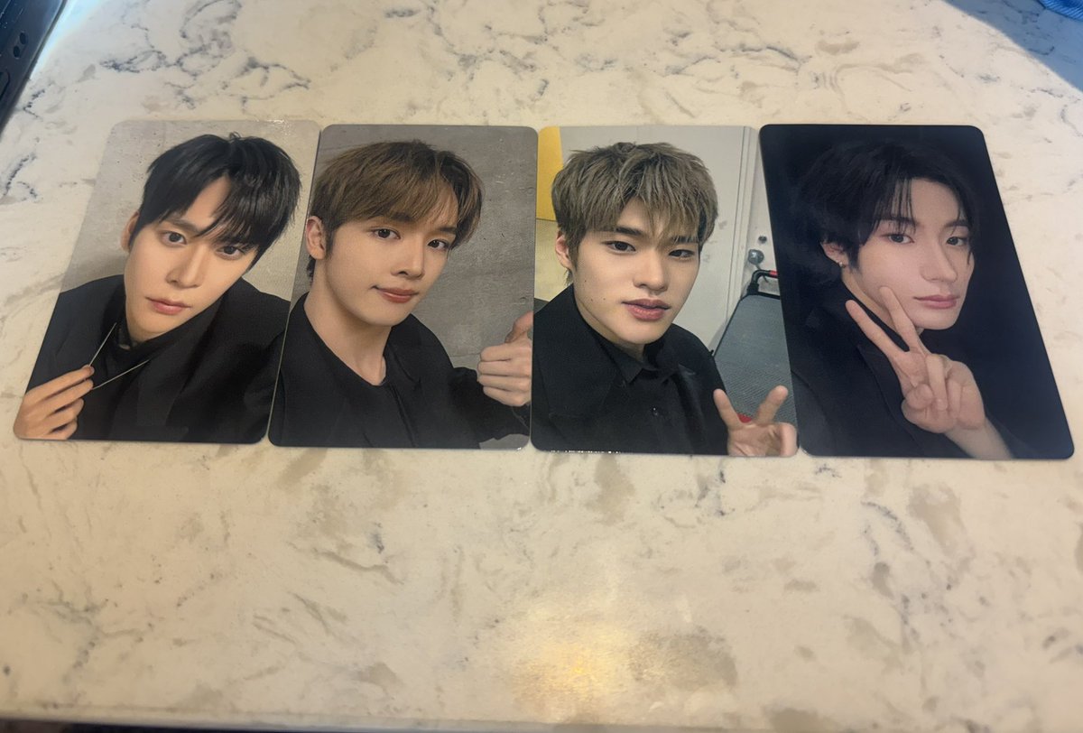 히요리🫠 tweet media