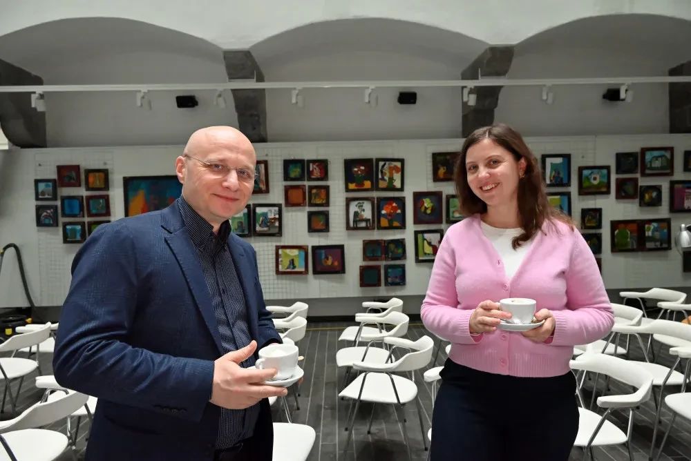 🇸🇮 Slovenščina je trenutno eden najmočnejših 💪 in najbolje opremljenih jezikov na svetu,  je prepričan dr. 𝐊𝐨𝐳𝐦𝐚 𝐀𝐡𝐚𝐜̌𝐢𝐜̌. Več si lahko preberete v pogovoru v novi številki 𝑺𝒍𝒐𝒗𝒆𝒏𝒔𝒌𝒆𝒈𝒂 𝒄̌𝒂𝒔𝒂. ⬇⬇⬇  

druzina.si/clanek/dr-kozm…