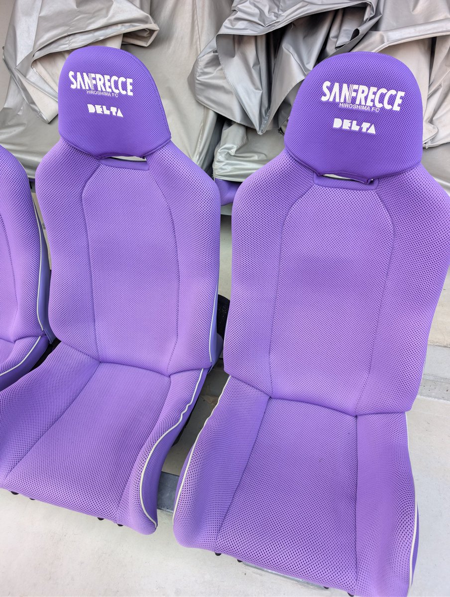 開幕戦前日のツアーで撮ったやつがこれ だいぶ色褪せていたんですね