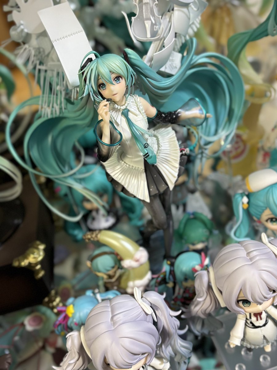 やっぱり16thちゃん正面センターが一番。 コレクションケースの隙間を