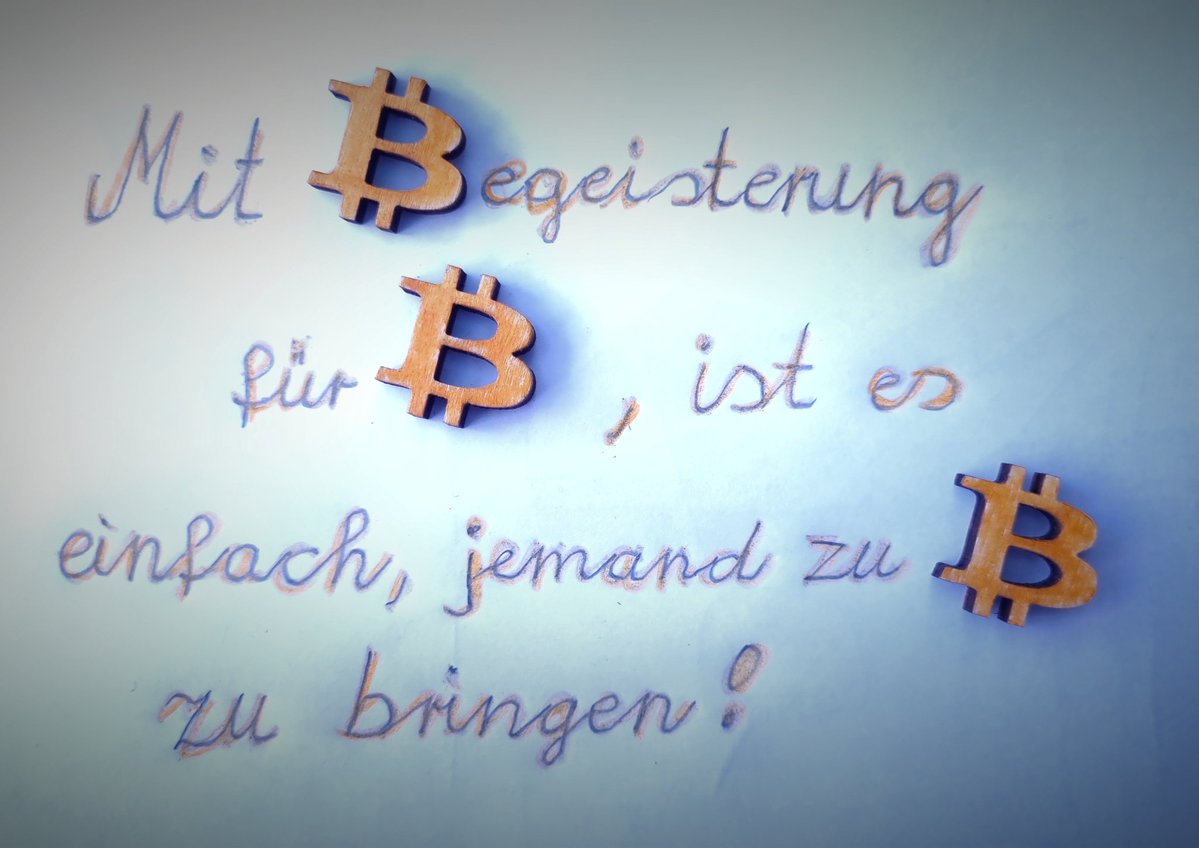 Bitcoin ist ein Lifehack, weil es dir mehr Kontrolle, Freiheit und Sicherheit im Umgang mit deinem Geld ermöglicht. Es beseitigt viele der Schwächen traditioneller Finanzsysteme und bietet dir eine direkte, transparente und kostengünstige Möglichkeit, dein Geld zu verwalten.