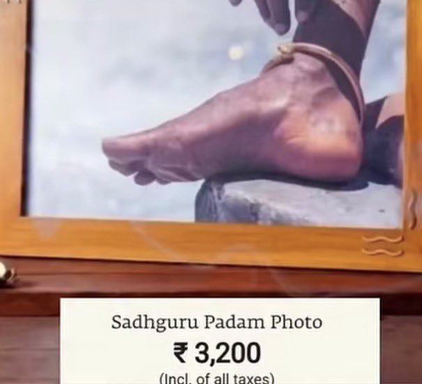 Jhukti hai duniya...jhukane wala chahiye.....