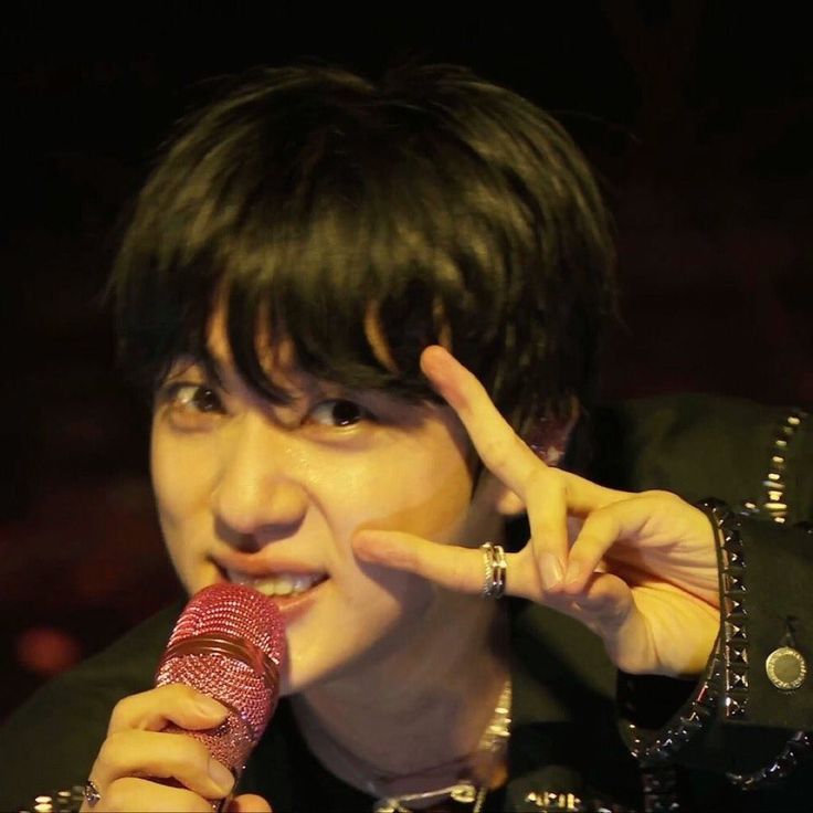 jinspam_'s tweet photo. He is the cutest https://t.co/csZ3QXkmOO