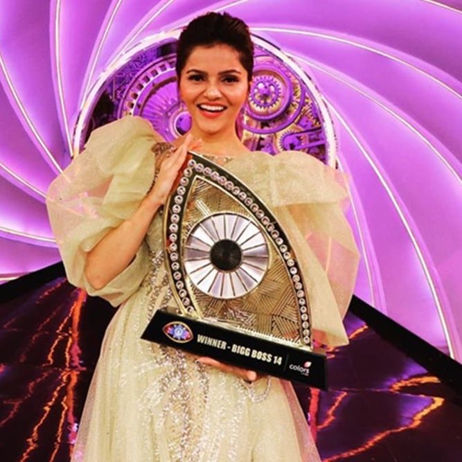 Boss lady 

5YRS OF WINNER RUBINA