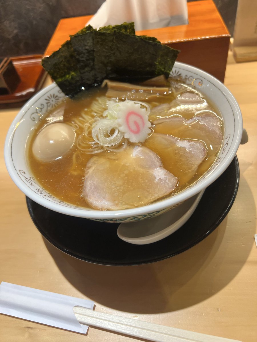 oshimata5885's tweet photo. 久々に豊洲の勝本で、特製中華そば🍜食べて来ました✨
煮干しのダシが出てとても美味しいかったです☺️ https://t.co/8uYhZAXovl