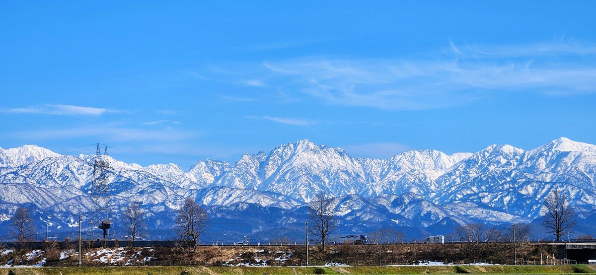 Mijumiju2322's tweet photo. 今日の立山🏔
今日は今期一番二番くらいの美しさではないでしょうか…
本当に神々しい✨✨

 #立山連峰
 #剱岳 https://t.co/FCfbGPckV0