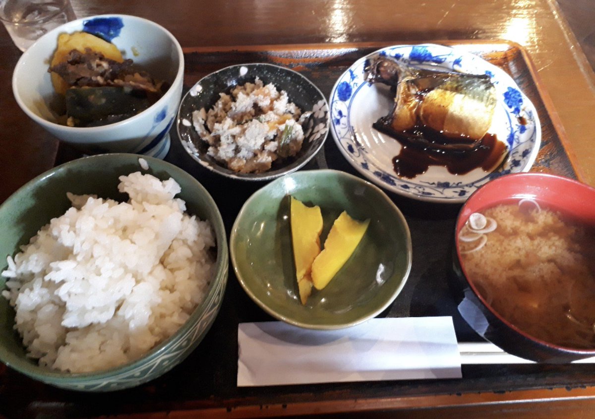 underbridge27's tweet photo. 今日好きなもん食っていい日なんだけどいつもとそう変わらんものを食べている https://t.co/MGFaoGmckg
