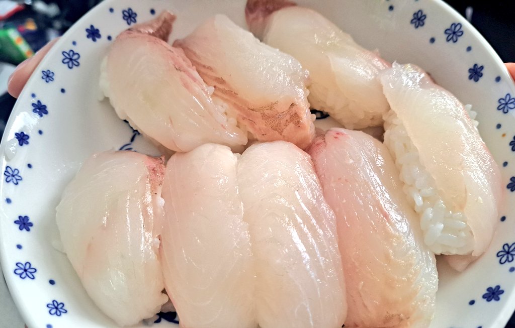 カレイのお寿司つくた( ◜ω◝و(و