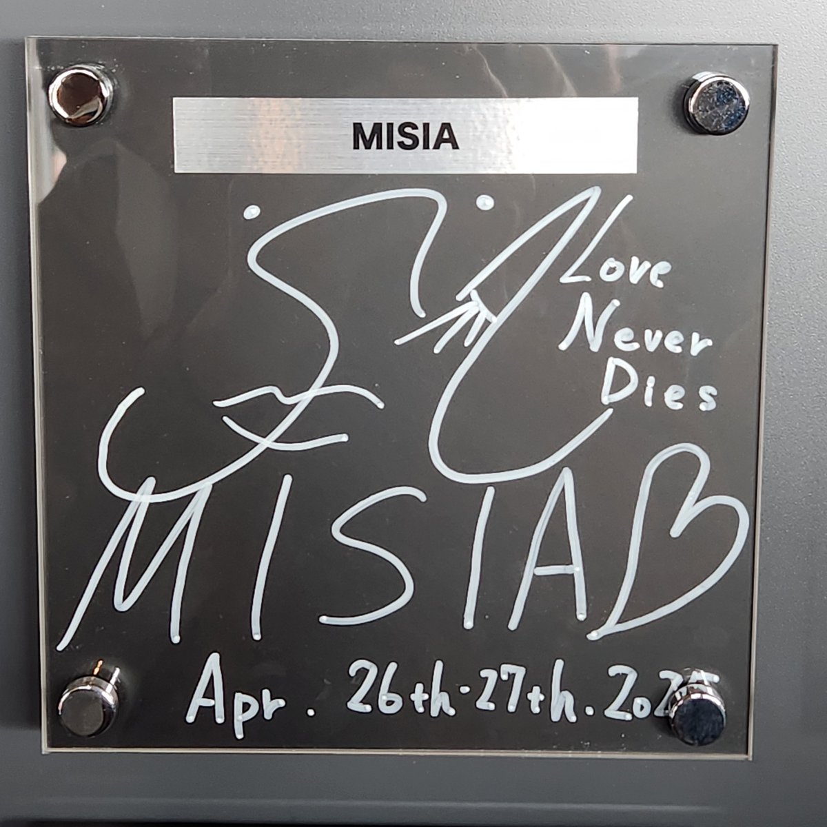 ただいま会場入りしました。MISIAさんの素敵なサインも見つけましたよ