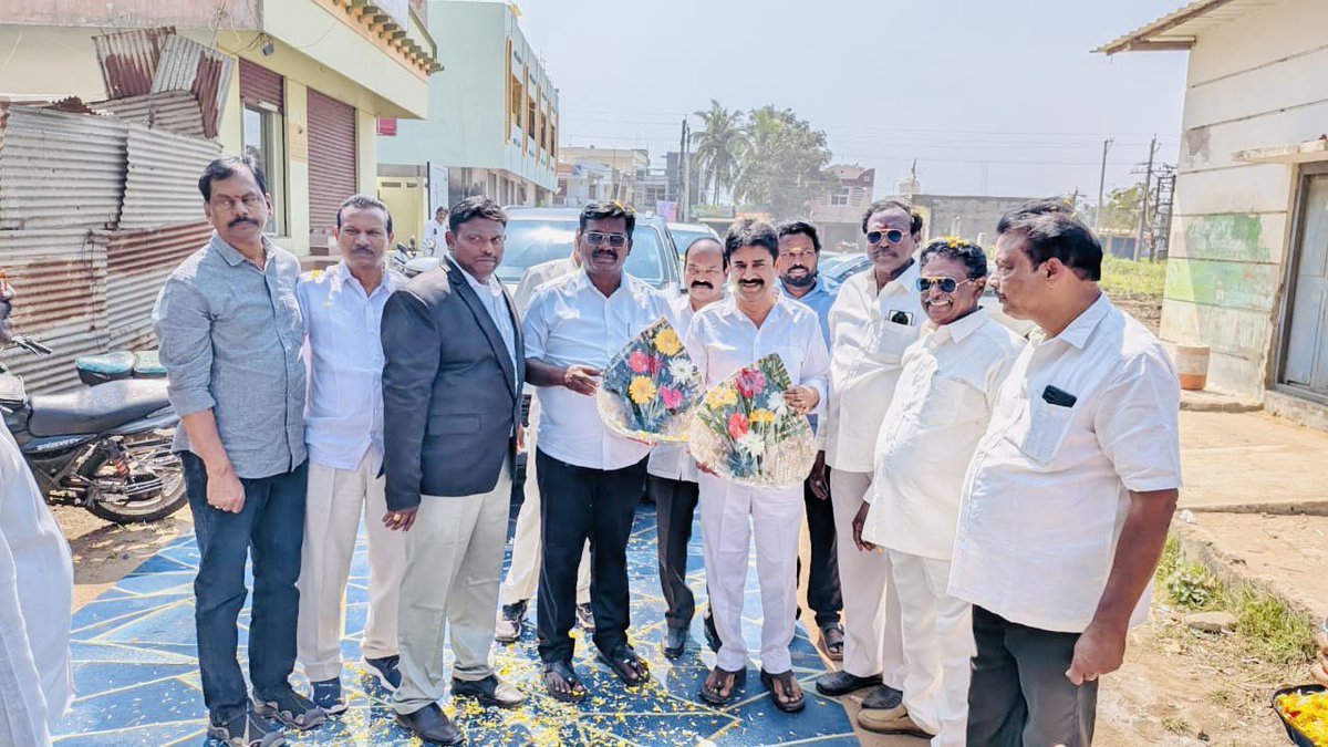 AnandaraoA72704's tweet photo. పి. గన్నవరంలో సరికొత్త వసతులతో అందుబాటులోకి వచ్చిన ఎస్.ఎస్.ఎస్. (SSS) మినీ కన్వెన్షన్ హాల్ ను శనివారం ప్రారంభించడం జరిగింది.  . #NewInauguration #PGannavaram #MLAAnandarao #Growth #andhrapradesh #functionhall #conventionhall #weddingcelebrations https://t.co/NTCqSHEUse