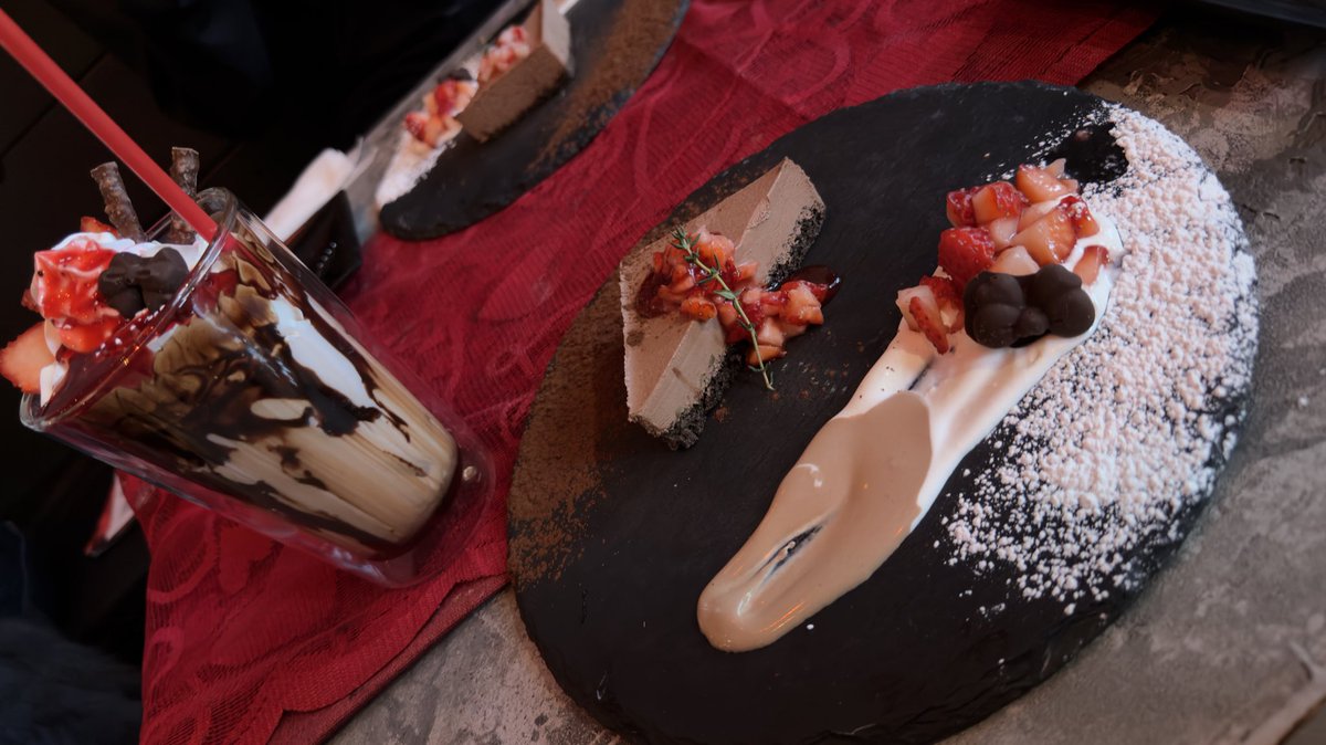 バレンタインケーキとバレンタインミルク