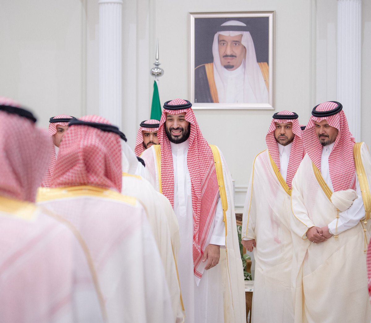 dralzaaq's tweet photo. سمو #ولي_العهد يستقبل في المدينة المنورة، أصحاب الفضيلة العلماء والمعالي وجمعًا من المواطنين.
https://t.co/2efdeCnzXq
#واس https://t.co/ou3akqMPeG