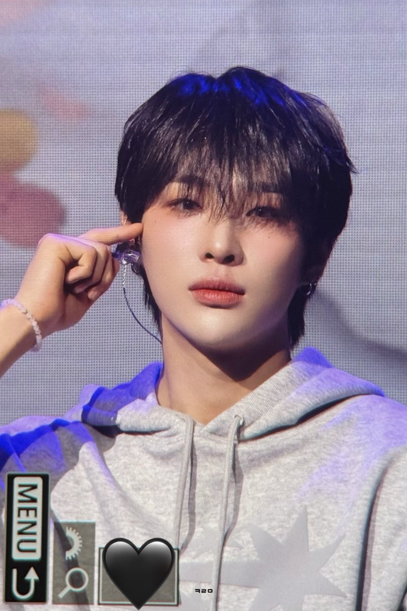 𝐤𝐮𝐫𝐨𝐦𝐢* tweet media