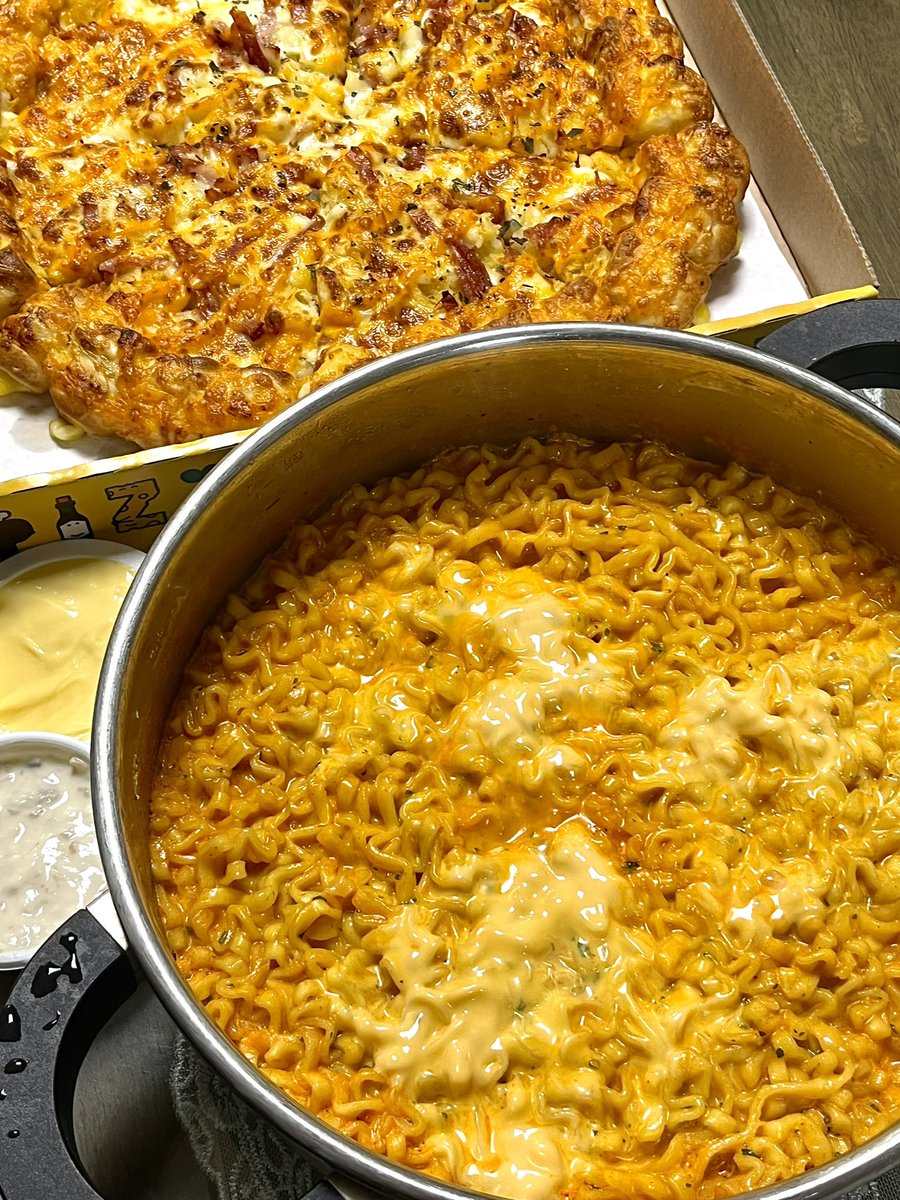 hamu_684's tweet image. RT @bab_restaurant: 오지치즈포테이토♡치즈듬뿍까르보불닭♡나