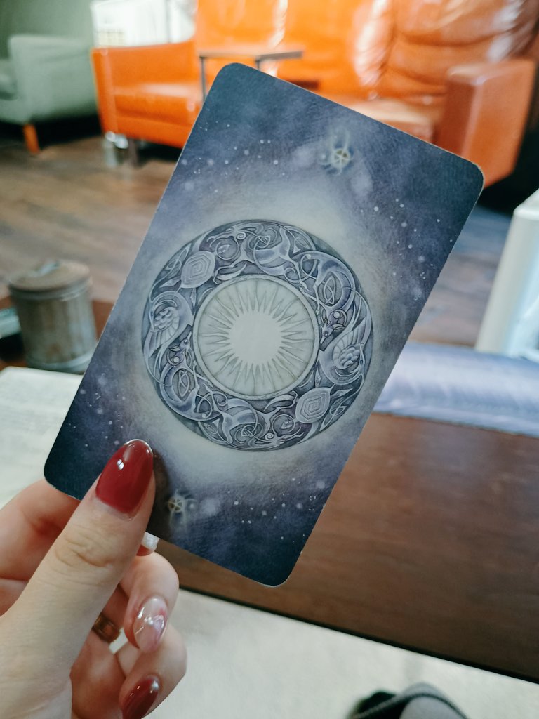 みなさんこんにちは🎍
本日もシーシャ屋デグー(<a href="/shisha_degood/">シーシャ専門 シーシャ屋デグー錦糸町</a>)様にて占います🐾
姓名診断鑑定メニューも受付中！
並行してオンライン鑑定も！ご興味ある方はDMまで✉️
21時までいるよ⏰🙆🏻‍♀️
シーシャとともに、ちょっと特別な体験はいかがですか？
タロットちゃんとお待ちしております🐸