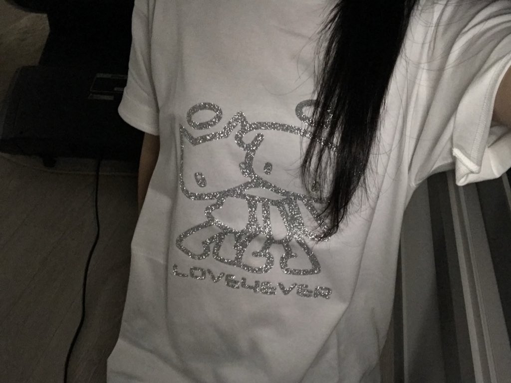 lu4cky's tweet photo. 가끔 스핀이나 친구들한테 티셔츠 재판해달라는 요청이 와서 새로 만들었어요 어때염... (사진제공: I♡트친) https://t.co/4cduEAfOPm